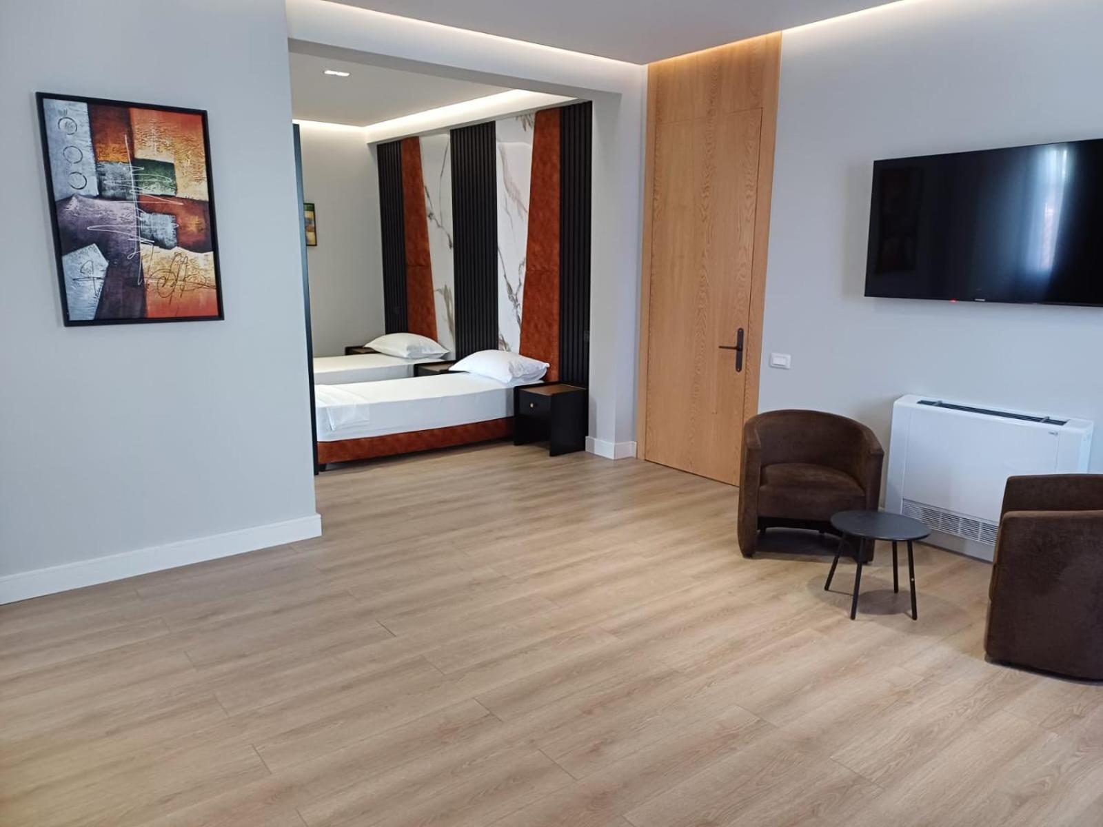Oxygen Boutique Hotel Tiranë Luaran gambar
