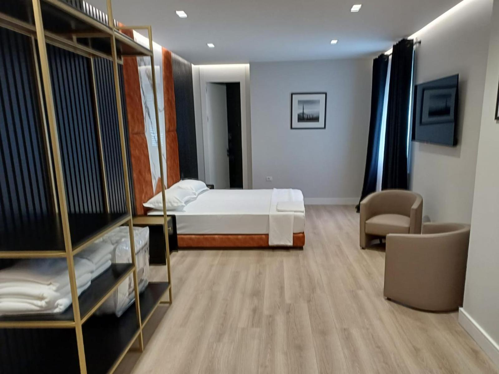 Oxygen Boutique Hotel Tiranë Luaran gambar