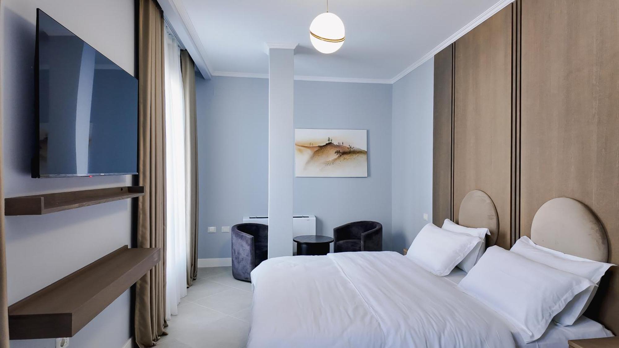 Oxygen Boutique Hotel Tiranë Luaran gambar