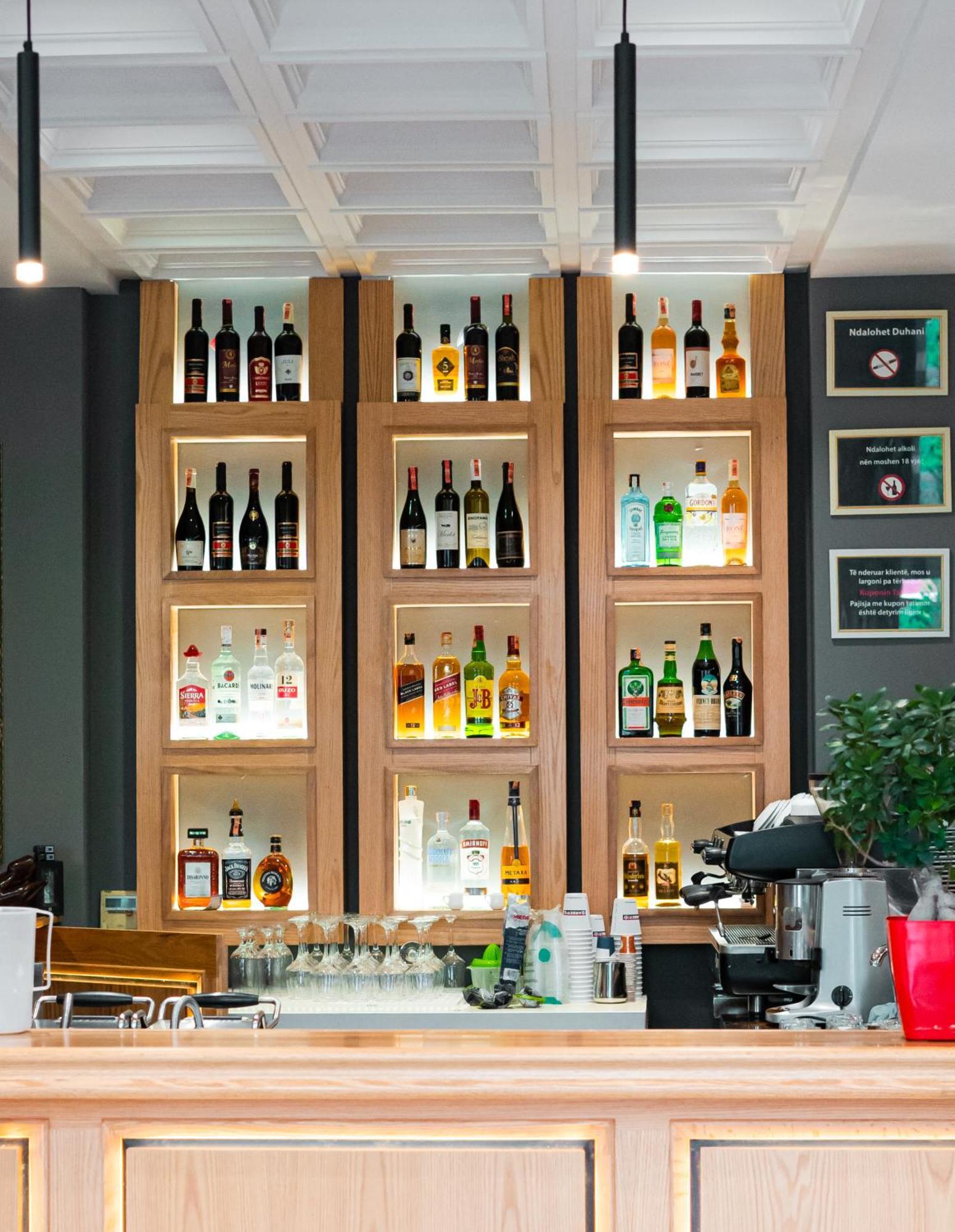 Oxygen Boutique Hotel Tiranë Luaran gambar